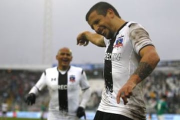 Colo Colo recibe a Audax Italiano en el Estadio Monumental.