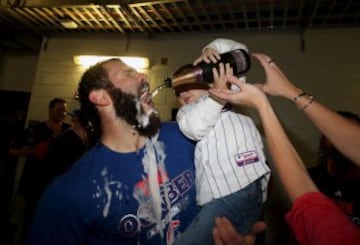 El pitcher de Chicago Cubs, Jake Arrieta, fue el amo y señor del partido y la noche