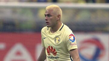 El defensa de América estrenó su nuevo estilo de cabello en duelo contra el Puebla. Su nueva imagen ha levantado revuelo en redes sociales.