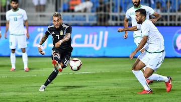 Soccer Football - International Friendly - Argentina v Iraq - Prince Faisal bin Fahd Stadium, Riyadh, Saudi Arabia - October 11, 2018  Argentina&#039;s Roberto Pereyra shoots at goal   REUTERS/Waleed Ali