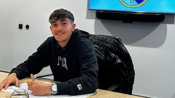 Liberto Navascués renueva con el Real Madrid.