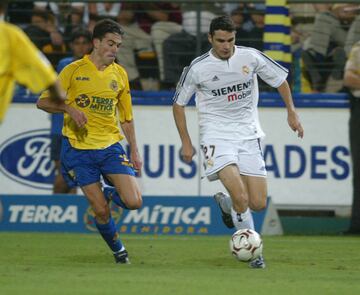 El canterano madridista debutó con el primer equipo en la temporada 2003/04 con Queiroz en el banquillo. Sin destacar tanto como se esperaba se marchó al Liverpool por petición de Rafa Benítez, que le conocía por su pasado en la cantera blanca. En el Liverpool sólo disputó una temporada donde jugó 24 partidos y consiguió la Champions League.