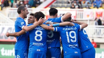 Futbol, Union San Felipe vs Universidad Catolica.
Tercera Ronda Copa Chile 2022.
El jugador de Universidad Catolica Jose Pedro Fuenzalida celebra con sus companeros su gol contra Union San Felipe durante el partido por Copa Chile 2022 en el estadio Lucio Farina de Quillota, Chile.
18/06/2022
Raul Zamora/Photosport
Football, Union San Felipe vs Universidad Catolica.
Thrird phase Copa Chile championship 2022.
Universidad Catolica’s player Jose Pedro Fuenzalida celebrates with teammates after scoring against Union San Felipe during the Copa Chile football match held at the Lucio Farina stadium in Quillota, Chile.
18/06/2021
Raul Zamora/Photosport