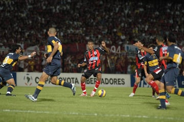 Partido entre Cúcuta y Boca Juniors por la semifinal de la Copa Libertadores 2007.
