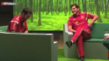 F&agrave;bregas y Casillas, en un anuncio.