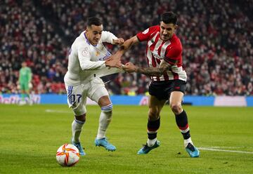 Lucas Vázquez y Yuri Berchiche.