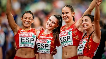 Munich (Germany), 19/08/2022.- Jael Bestue, Paula Sevilla, Sonia Molina-Prados and Maria Perez of Spain pose after a Women's 4x100m Relay at the European Championships Munich 2022, in Munich, Germany, 19 August 2022. (100 metros, Relevos 4x100, Alemania, España) EFE/EPA/LEONHARD SIMON
