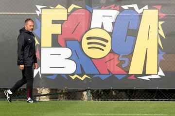 Hansi Flick durante el entrenamiento. 
 
