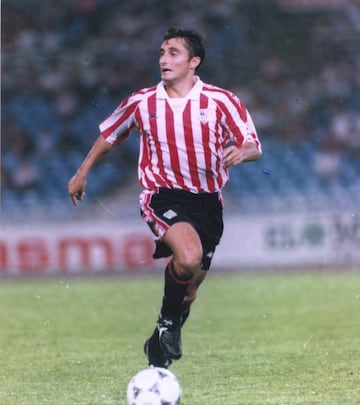 En 1990 llegó al Athletic de Bilbao donde coincidió con Javier Clemente en el banquillo. Fue el equipo donde permaneció hasta 1996, formó pareja atacante con Ziganda y logró 50 goles en 188 partidos. Ser retiró en el Mallorca en 1997