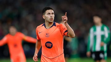 Roony Bardghji celebra uno de sus goles en La Cartuja.