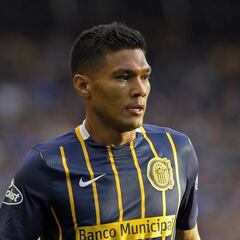 Goles y expulsiones en las despedidas de Teo