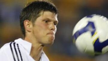 "El Madrid es lo más grande y fue un paso adelante. Fue una oportunidad que cogí con ambas manos. Quiero demostrar de lo que soy capaz y ganar partidos aquí", aseguró hoy Huntelaar.