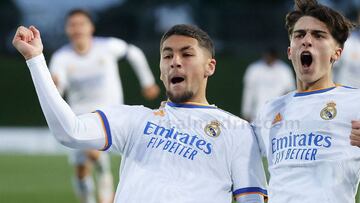 Óscar Aranda celebra uno de sus goles este curso.