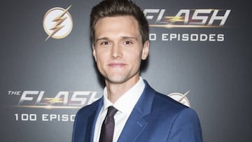 Hartley Sawyer en la alfombra roja de la celebraci&oacute;n de los 100 episodios de &quot;The Flash&quot; en Vancouver, Canada. Noviembre 17, 2018.