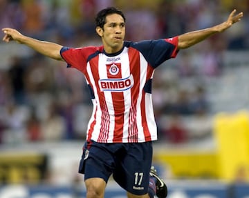 Amaury en el Clausura 2009 se enfrentó por primera vez al América y le marcó un gol, con el cual le dio la victoria a las Chivas.