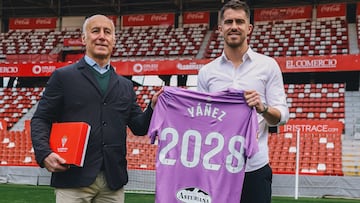 31-12-25. RUBÉN YÁÑEZ, JUNTO A JUAN CARLOS ABLANEDO, ANUNCIANDO SU RENOVACIÓN CON EL SPORTING HASTA JUNIO DE 2028.
