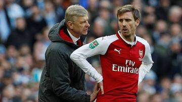 Monreal se duele de la espalda.