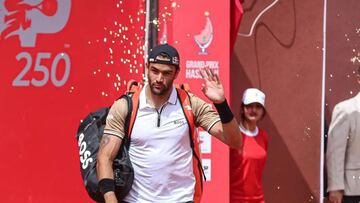 Matteo Berrettini entrando a la pista en la final del ATP 250 de Marrakech 2024.