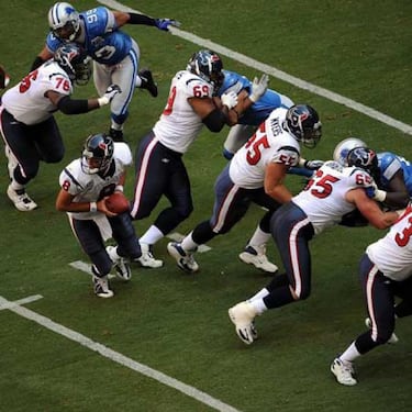 LECCIONES DE FOOTBALL: la línea ofensiva bloqueando para la carrera