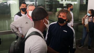 Andrés Felipe Román regresó al país donde fue recibido por jugadores, presidente y cuerpo técnico de Millonarios en el aeropuerto El Dorado de Bogotá