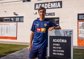 Mueren Fernando Martín, técnico del Valencia B femenino, y tres de sus hijos en un naufragio en Indonesia