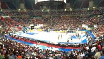 Las gradas del Fernando Buesa Arena se llenaron para presenciar el segundo duelo de la tarde entre el Baskonia Laboral Kutxa y el Barcelona.