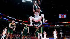 BEIJING, CHINA - SEPTEMBER 13: Victor Claver of Spain dunks the ball against Australia during the semi-finals of 2019 FIBA World Cup match between Spain and Australia at Beijing Wukesong Sport Arena on September 13, 2019 in Beijing, China.  (Photo by Andy Wong - Pool / Getty Images)
 PUBLICADA 14/09/19 NA MA03 1COL       