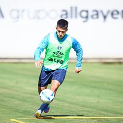 Un chileno recupera terreno lentamente en Brasil: la Roja lo necesita