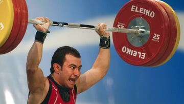 El halterófilo turco Erol Bilgin, durante los Europeos de Halterofilia de Minsk 2010.