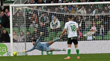 El guante de Iñigo Vicente deja contra las cuerdas a Beñat San José