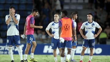 El Tenerife se lamenta por la derrota.