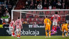 Reparto de puntos desde los once metros