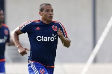 La opci&oacute;n de titularidad le lleg&oacute; r&aacute;pido a Leandro Benegas. La lesi&oacute;n de Canales lo mand&oacute; r&aacute;pido a la cancha. En la U conf&iacute;an en su capacidad goleadora.