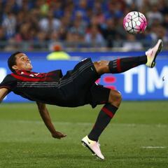 Bacca termina como el mejor de Milan, que sigue en deuda