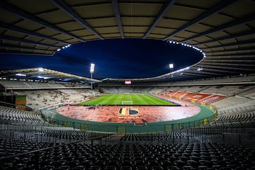 Es un estadio multiusos ubicado en el distrito de Heysel en Bruselas, capital de Bélgica. Es la sede habitual de la selección belga. Tiene una capacidad para 50.093 espectadores. 