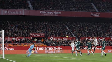 Ben Yedder empató el partido. 1-1.