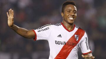 Brilló en River Plate, pero luego partió a Europa y su carrera fue cayendo. No pudo asentarse en Italia, por lo que volvió a Sudamérica. Jugó en Colombia, la B Nacional de Argentina y hasta en República Dominicana. Solo tiene 31 años.