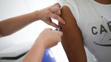 Un error obliga a poner una tercera dosis de Pfizer a decenas de personas en Espa?a