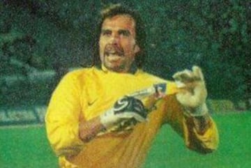 El Rambo estuvo 11 a&ntilde;os en Colo Colo (1991-2001), ganando 15 t&iacute;tulos en total.