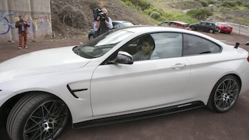 Araujo dentro del coche.