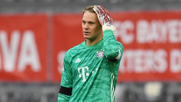 Bayern Munich&#039;s German goalkeeper Manuel Neuer gestures during the German first division Bundesliga football match between FC Bayern Munich and Eintracht Frankfurt on May 23, 2020 in Munich, southern Germany. (Photo by ANDREAS GEBERT / POOL / AFP) / 