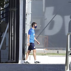 Distancia social entre Celades y la plantilla en el entrenamiento