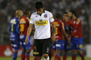 El volante comenzaba a ganar protagonismo poco a poco antes de convertirse en jugador titular. Su carrera se mantuvo en Macul hasta el 2018. Hoy es jugador del Al-Ahli de Arabia Saudita.