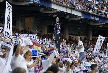 Anti-Florentino Pérez banners removed from Bernabéu