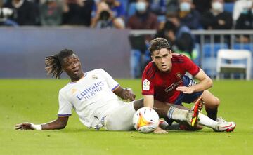 Eduardo Camavinga y Javi Martínez.