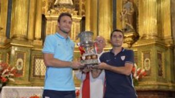 Gurpegui y Valverde ofrecen la Supercopa en Begoña.