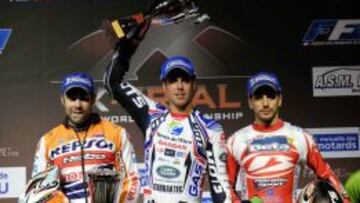 Toni Bou, Adam Raga y Jeroni Fajardo en el podio de Francia.