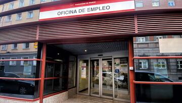 Entrada de una Oficina de Empleo de Madrid