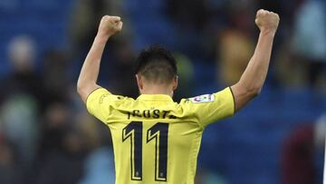 Jaume Costa celebra la victoria tras el final del partido en el Bernab&eacute;u. 