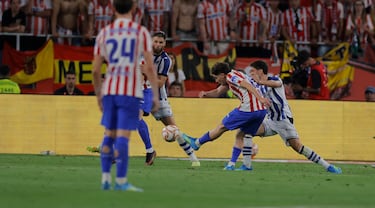 El delantero argentino empata la final de la Copa del Rey con un potente disparo desde la frontal del área, llevando el partido a la prórroga.